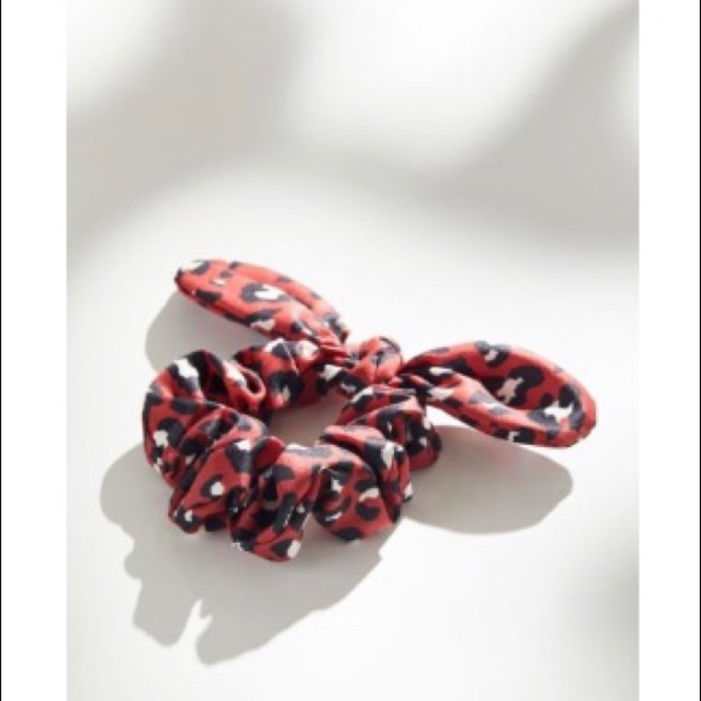 NWT UO Printed Adjustable Bow Scrunchie